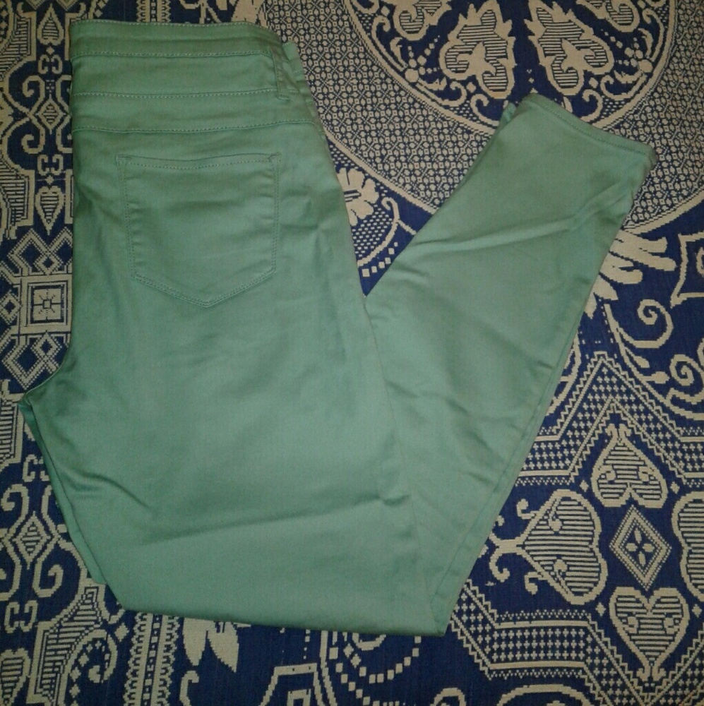 High rise mint color skinny jeans!